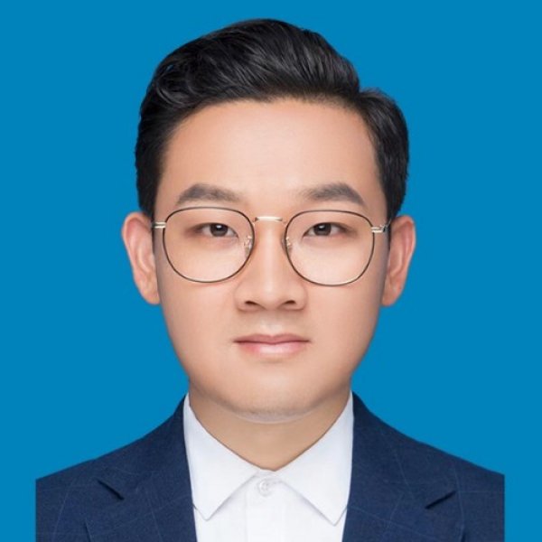 刘威龙律师